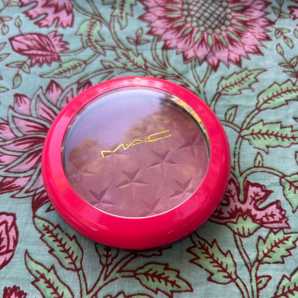 SOLD 🚫 NWT MAC Compact Powder Blush